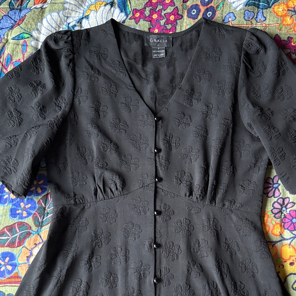 Gracia Black V-Neck Button-Front Maxi with Puff Sleeves - Picture 3 of 5